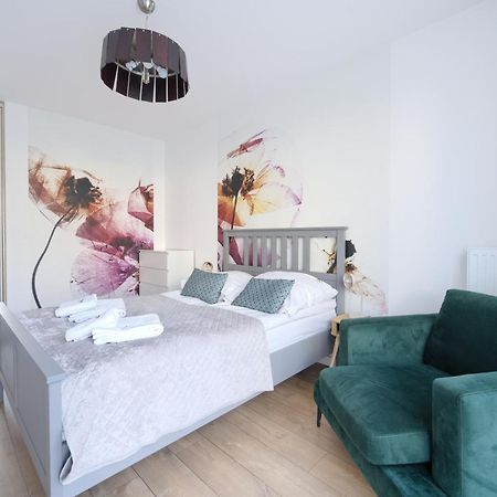 Apartamentyprzymorzu Baltycki Z Miejscem Postojowym I Ogrodkiem Колобжег Экстерьер фото